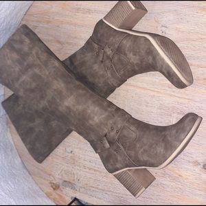 *Brand New*Just Dolce by mojo moxy dark taupe boots  Just Dolce by mojo moxy……..